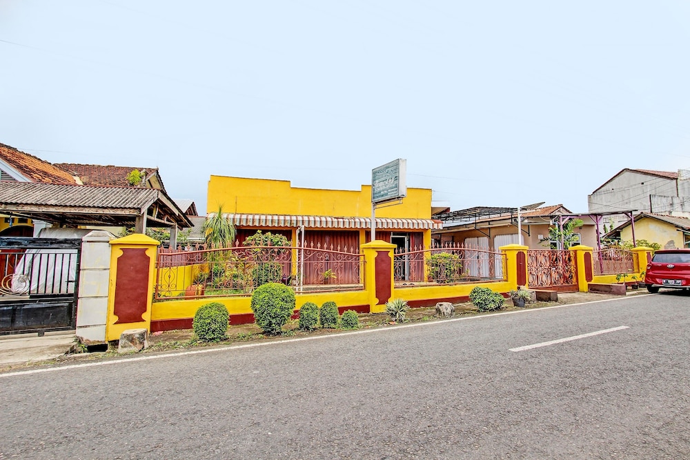 Hotel O Homestay Akbar Aufa Syariah in Cilacap, Indonesia