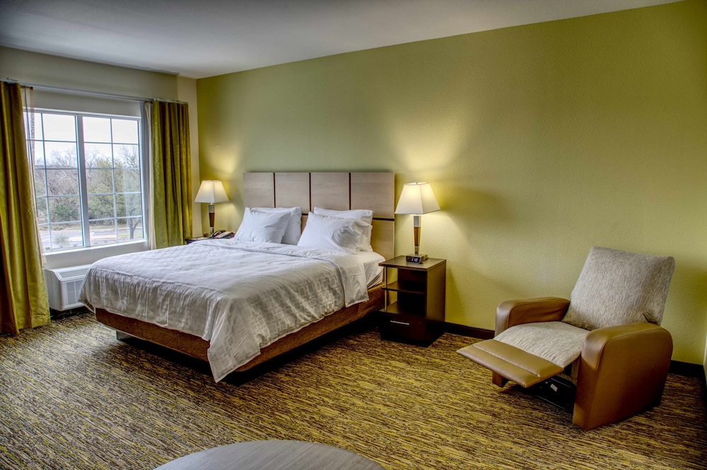 Candlewood Suites Austin North 290 & I 35 - photo 13