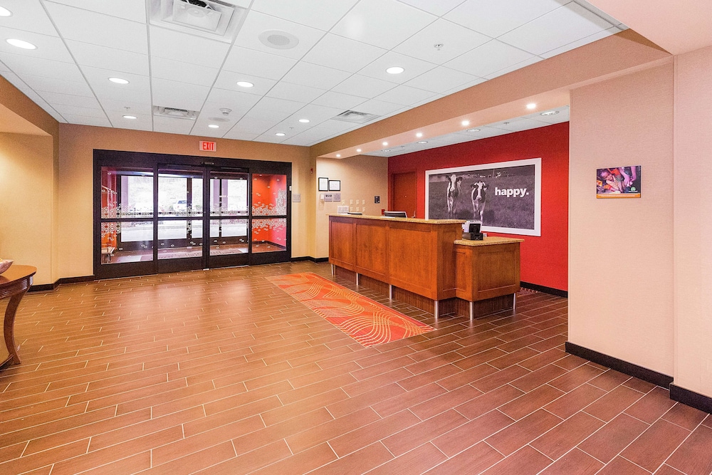 Hampton Inn Waynesburg - photo 5