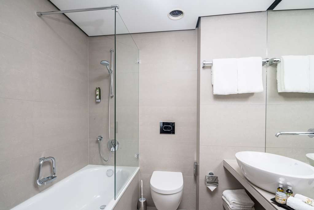 Steigenberger Hotel Bielefelder Hof - Bathroom