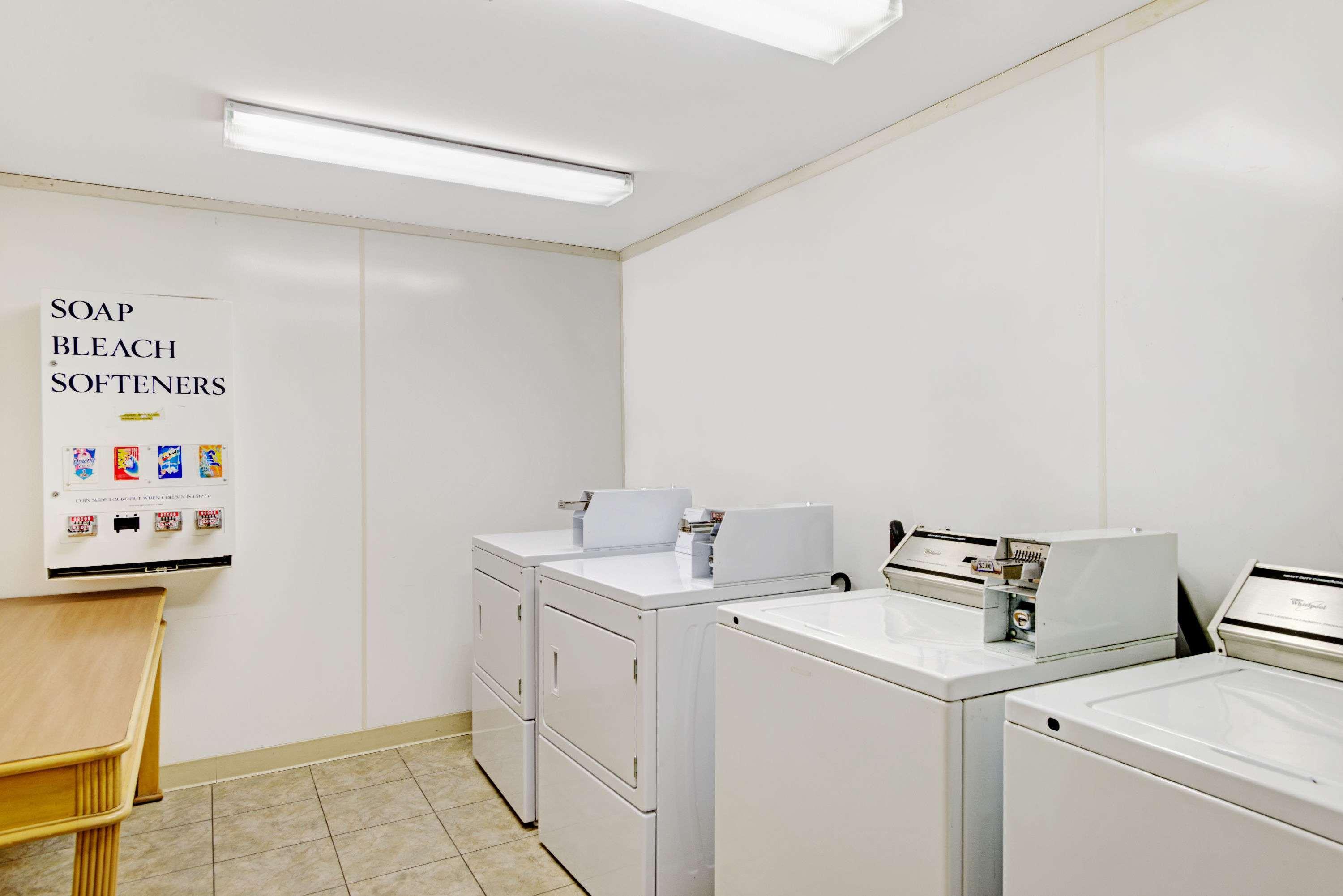 Methuen Inn and Conference Center - photo 16