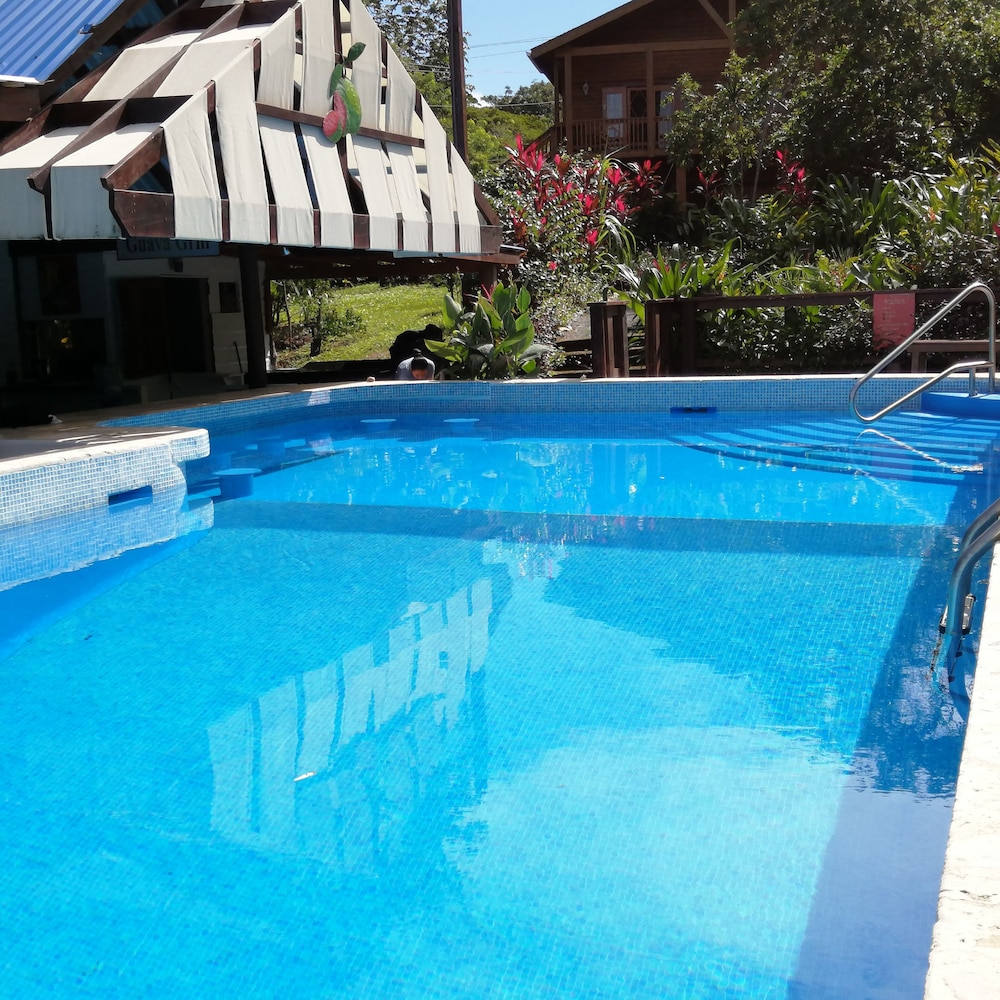 Guava Grove Resort & Villas in Sandy Bay, Honduras