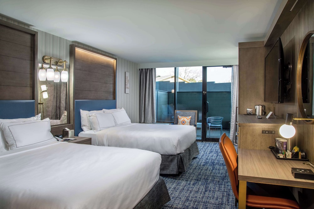DoubleTree by Hilton Hot Springs - photo 11