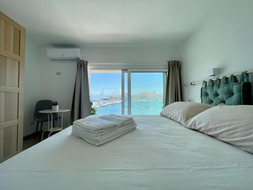 Eos Sea View Apartments — 4-Star Luxury Hotel in Siracusa, Italy
