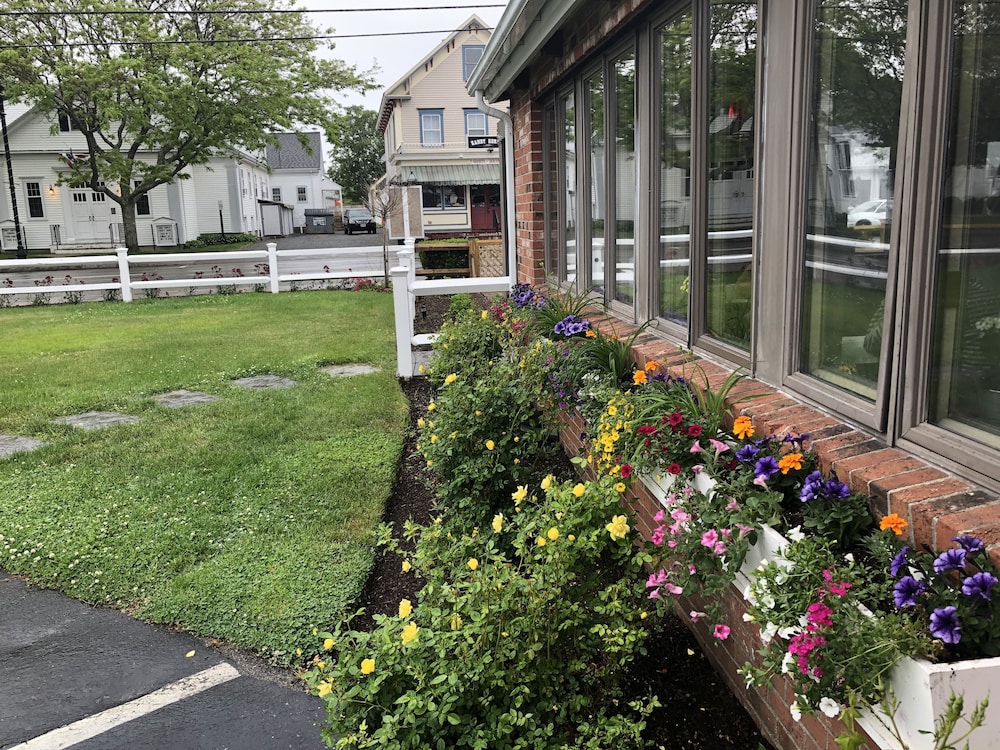 Hyannis Inn - photo 53
