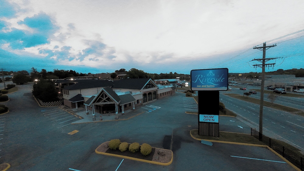 Riverside Inn & Suites by OYO Danville Ceaser Casino - photo 57