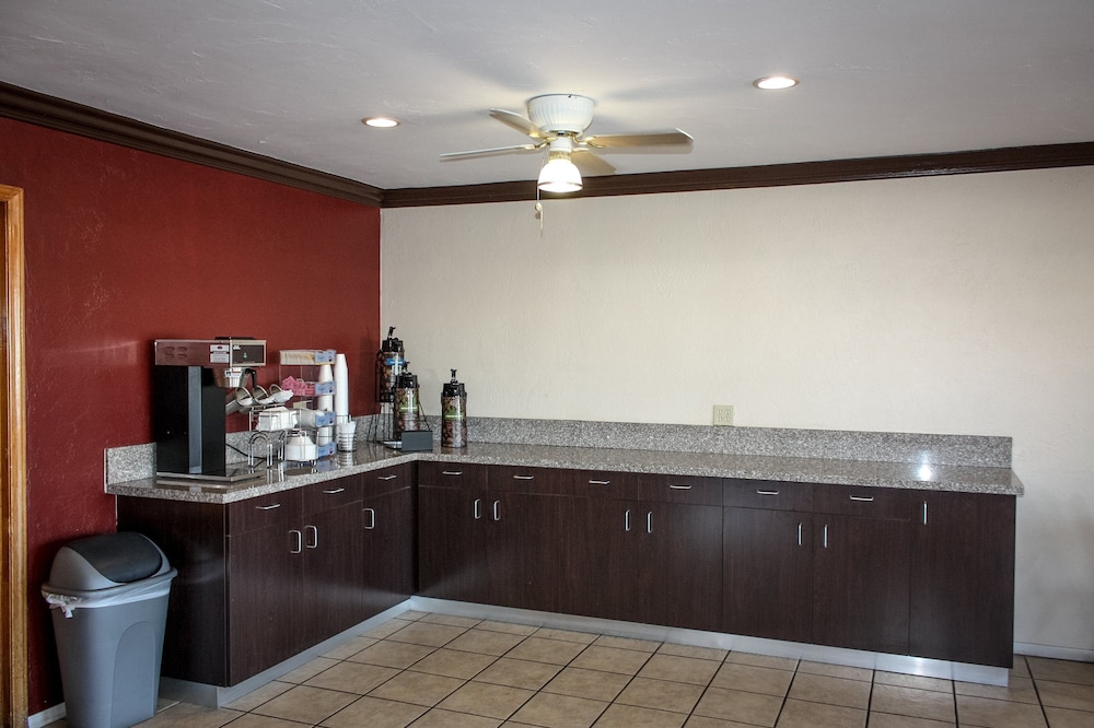 Red Roof Inn Blythe - photo 28