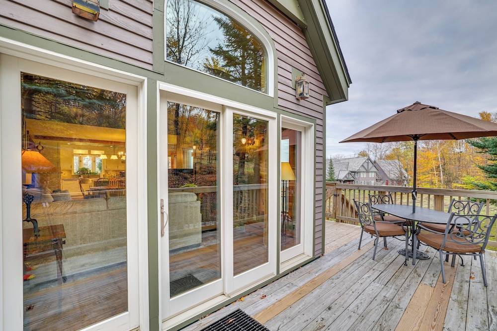 Ski in ski out w Sauna in Jay Ski Peak Resort - featured photo