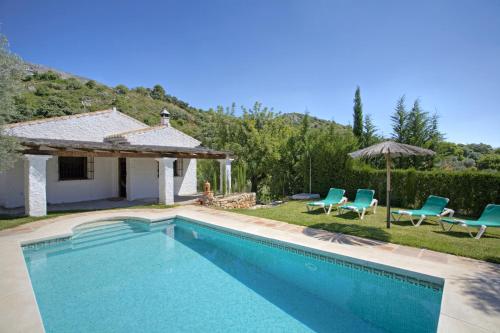 Villa La Clavelina Rocabella — 4-Star Luxury Hotel in Alora, Spain