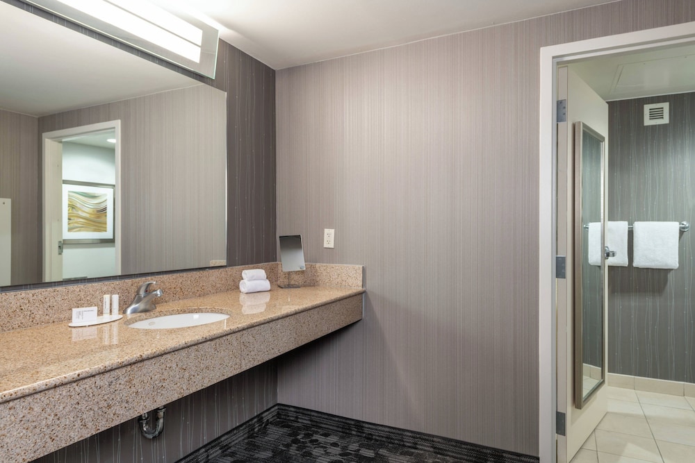 Courtyard by Marriott Newark University of Delaware - photo 18