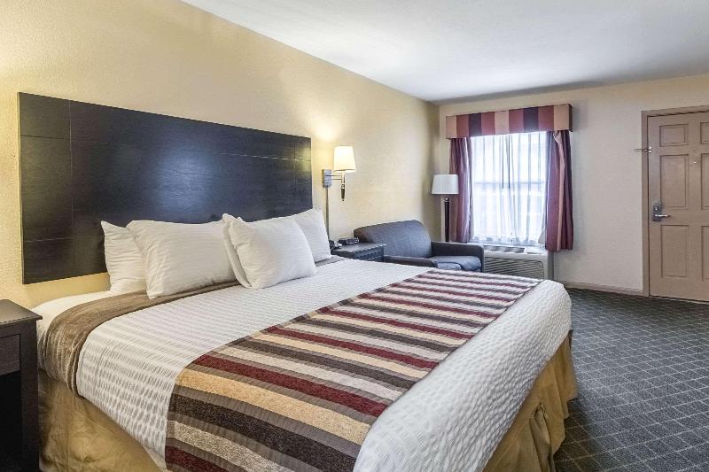 Rodeway Inn University Downtown - photo 34