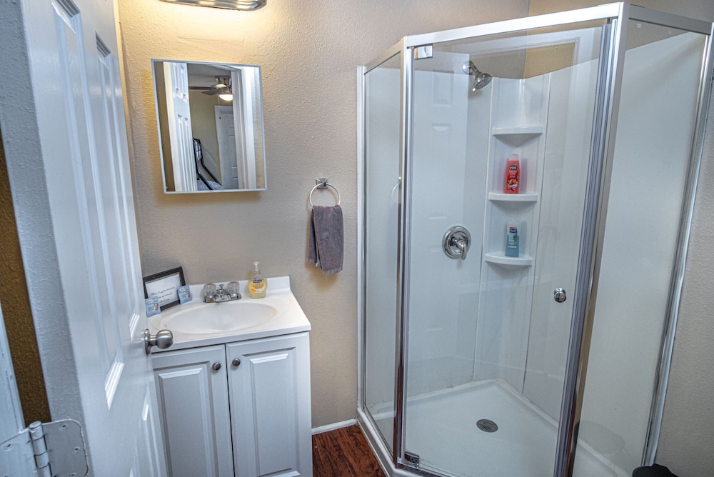 Nice 3br 2ba Near Downtown 2 min At&t Center - photo 16