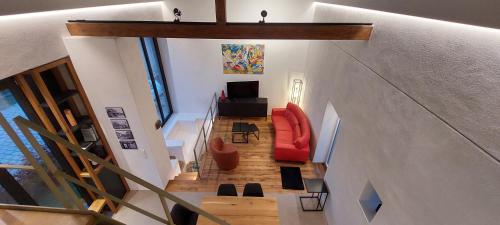 Scheune als besonderes Ferienhaus in der Südeifel SCHEIA — hotel in Bettingen