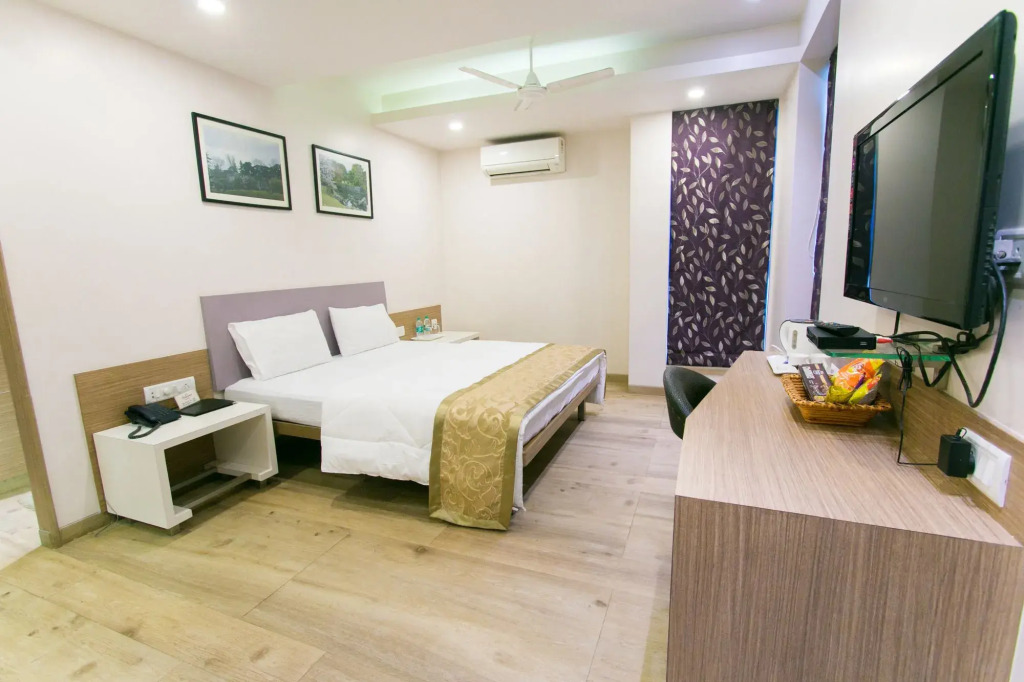 Seasons Hotel