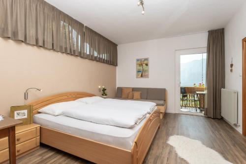 Sonnenhof Urlaub auf den Bauernhof — hotel in Montagna