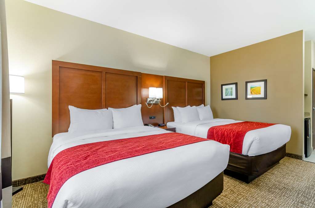 Comfort Inn & Suites Salina North - photo 5