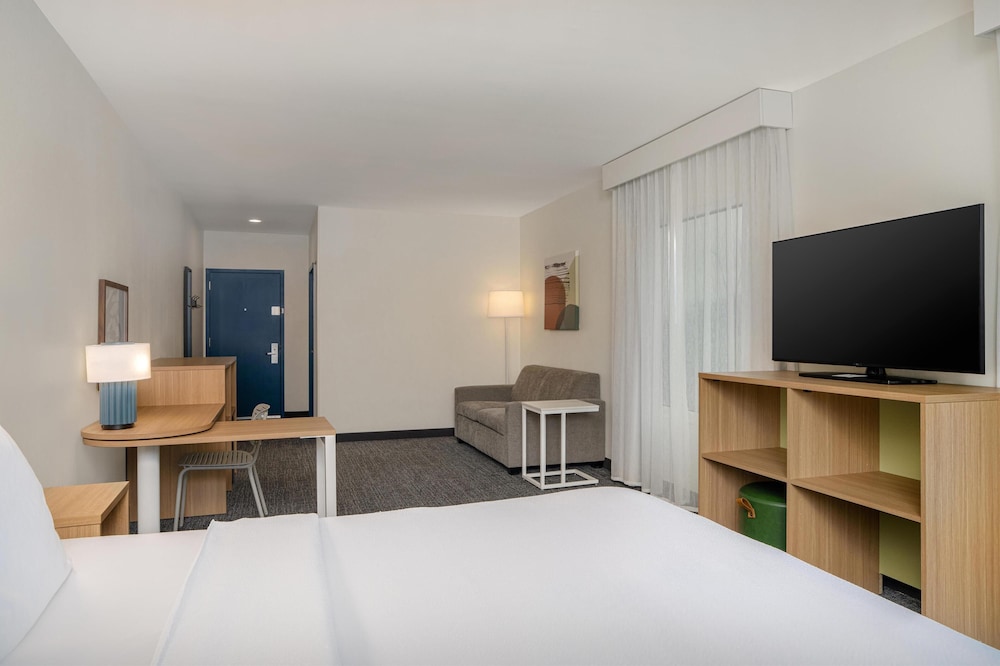 Spark by Hilton Rahway - photo 33