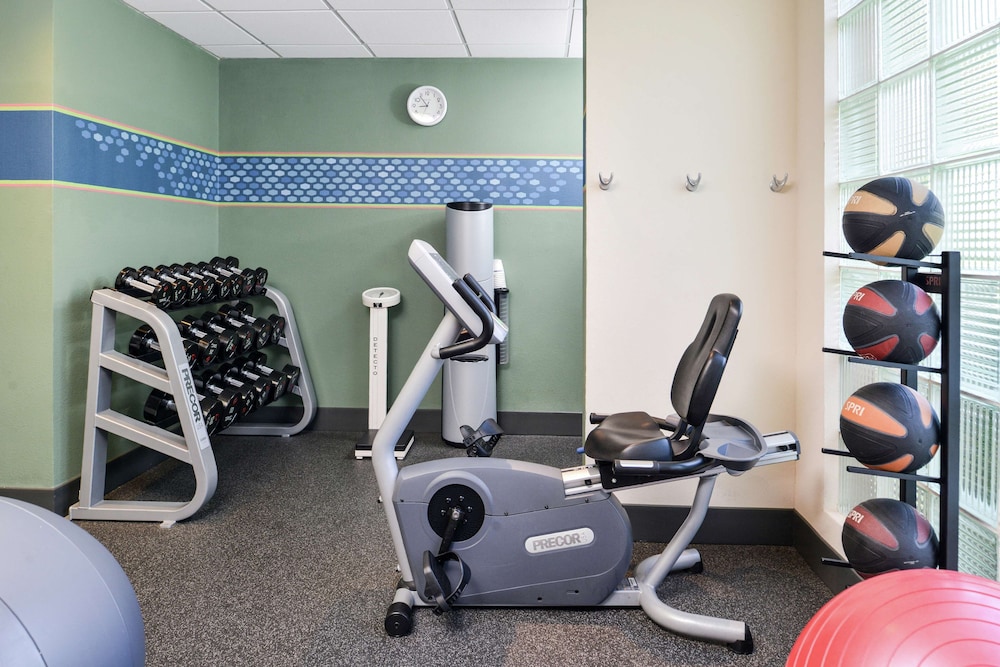 Hampton Inn Staunton - photo 30
