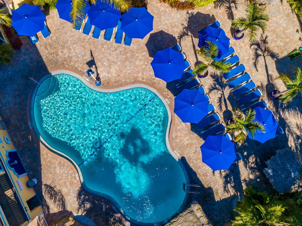 Coconut Cove All Suite Hotel - photo 20
