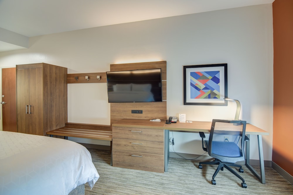 Holiday Inn Express & Suites Foley by IHG - photo 10