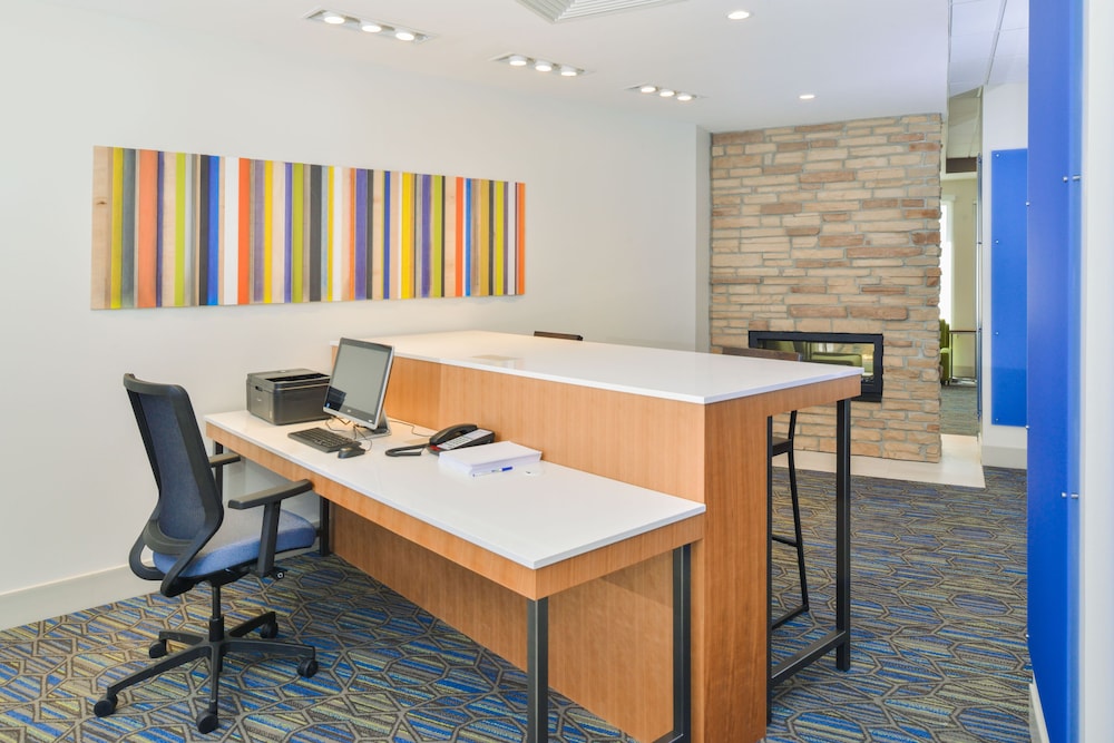 Holiday Inn Express & Suites Chadron by IHG - photo 22