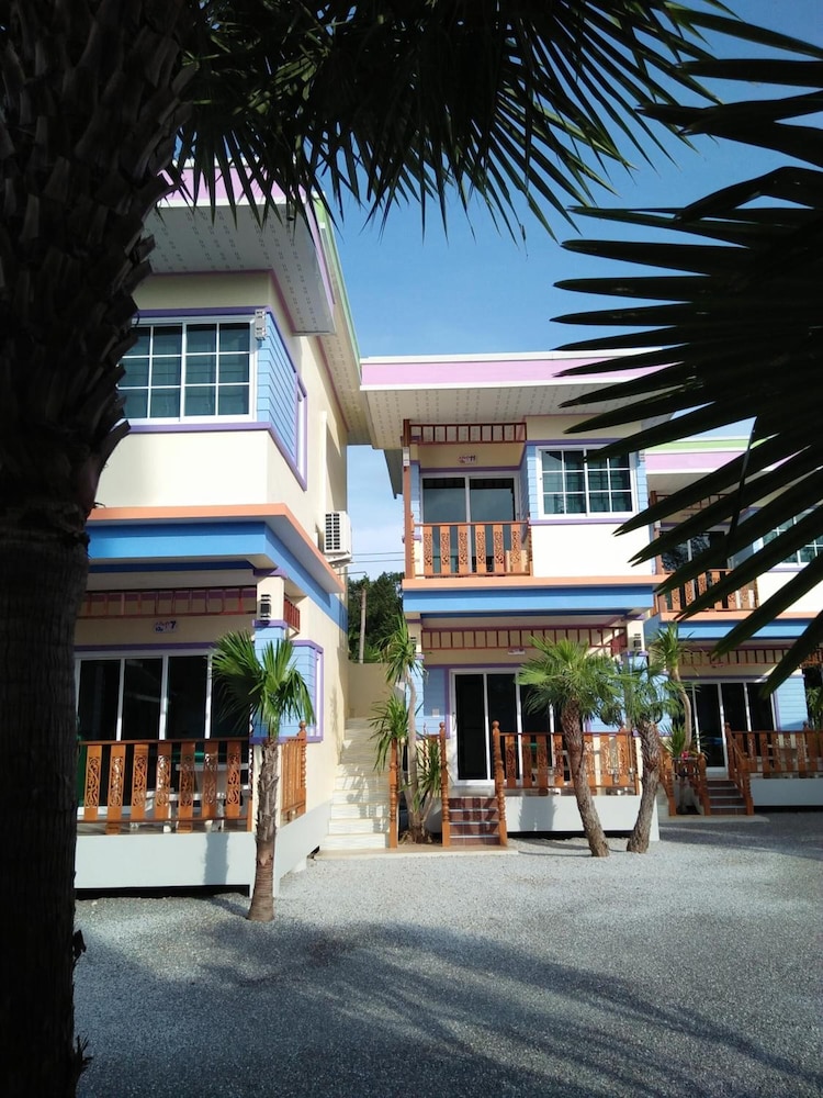 Sansook Resort - carbon neutral hotel in Tha Mai