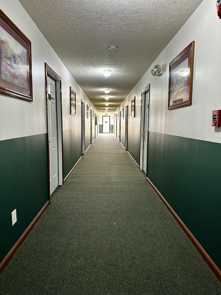 Attica Inn - photo 39