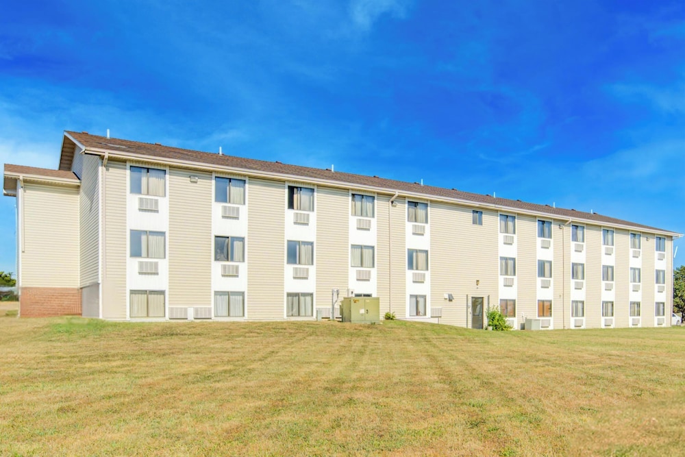 Capital O Amerihost Inn and Suites Kingdom City Hwy 54 MO - photo 59