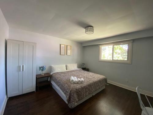 Yonge And Finch Subway O Cozy Modern Private Bdr With Private Half Bathroom — Toronto