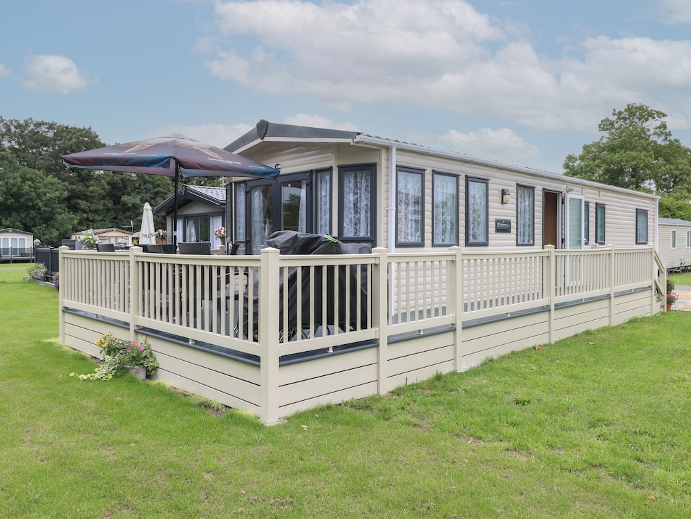 Stanley's Lodge Foxburrow Hang — 4-Star Luxury Hotel in Great Yarmouth, United Kingdom