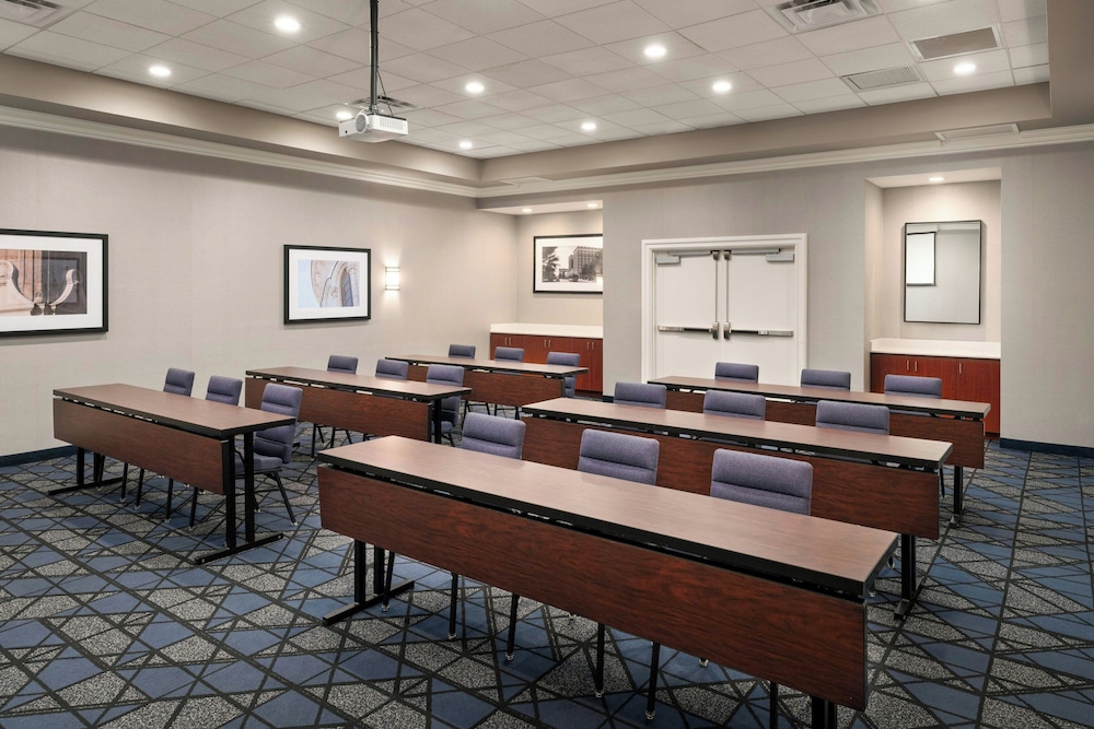 Courtyard by Marriott St. Petersburg Downtown - photo 36