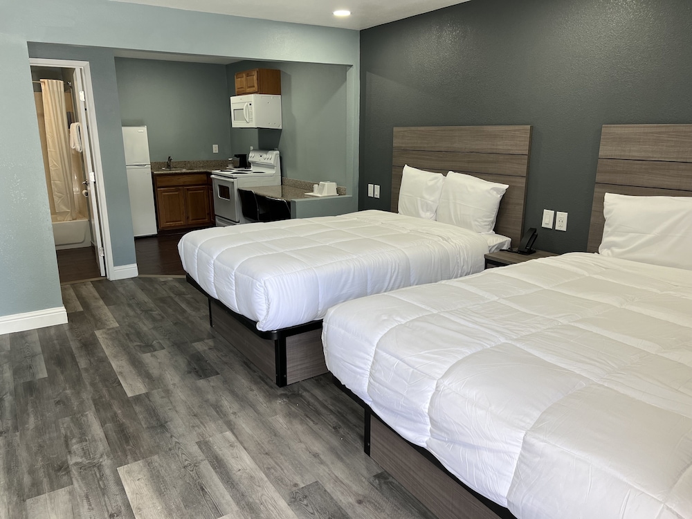 Surf City Inn and Suites - photo 20