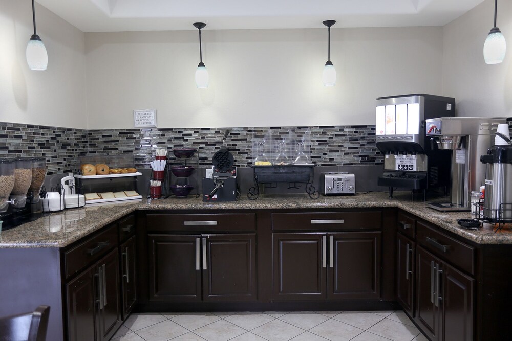 Executive Inn & Suites Jewett - photo 36