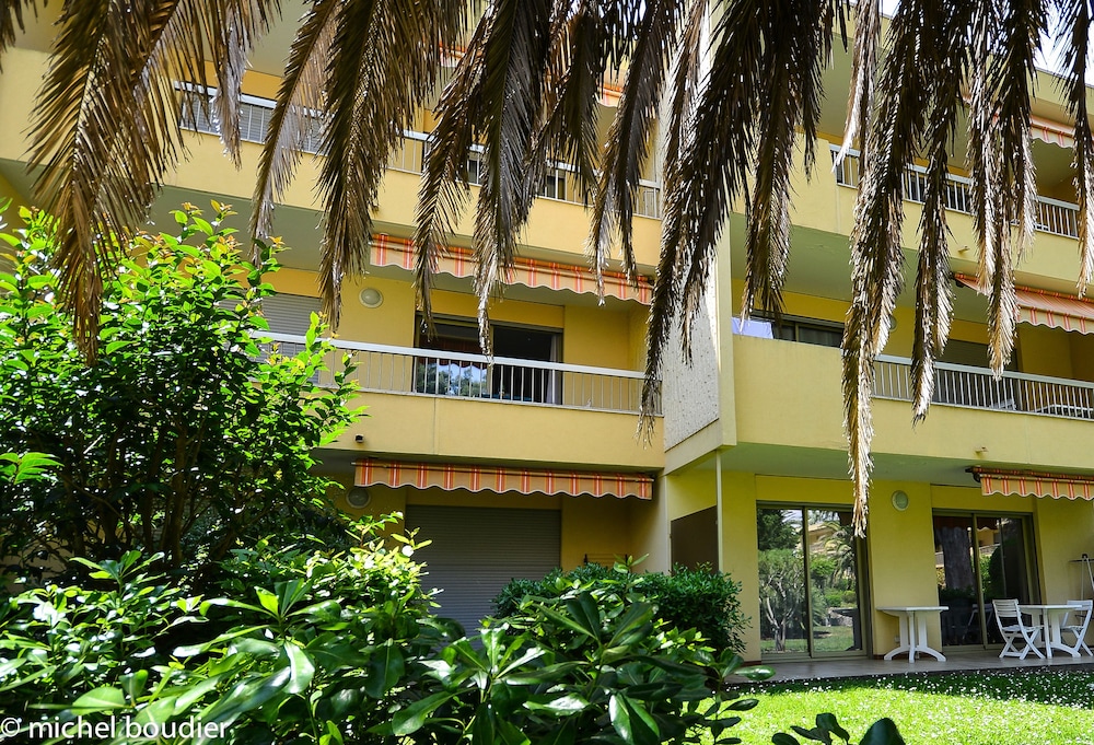 Hello Côte d’Azur in Antibes, France