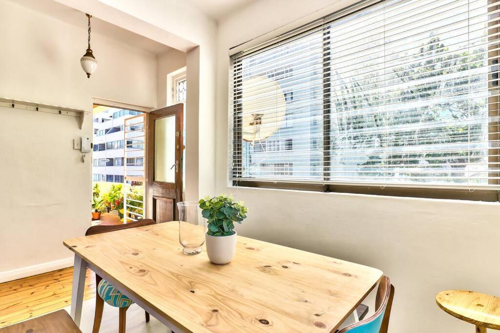 Westminster 2 Bedroom Apartment in Sea Point