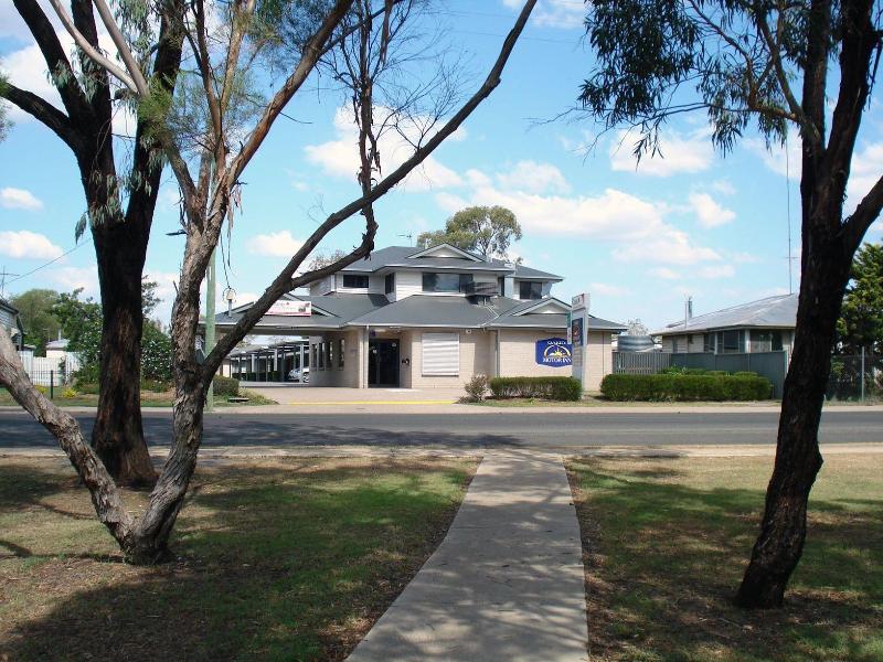 Oakey Motor Inn — 4-Star Luxury Hotel in Oakey, Australia