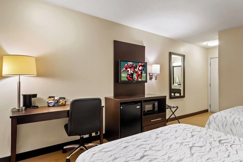 Red Roof Inn PLUS Jacksonville Southpoint - photo 17