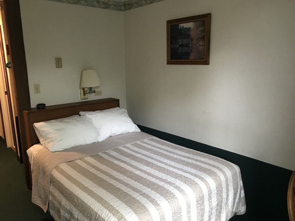 Lake Ontario Motel & Inn - photo 5