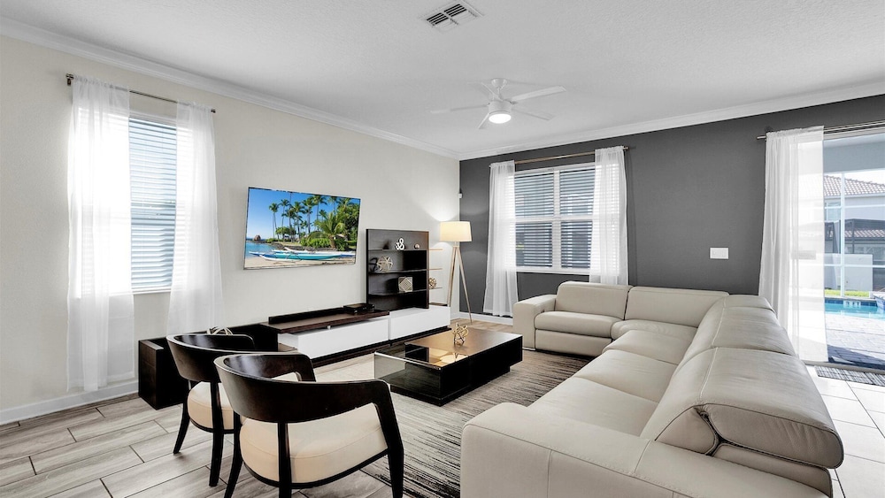 9036 Hazard st - last minute hotel in Davenport