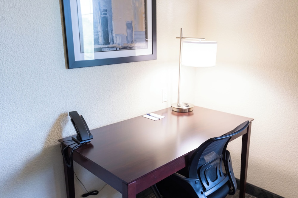 Cobblestone Inn & Suites Winters - photo 32