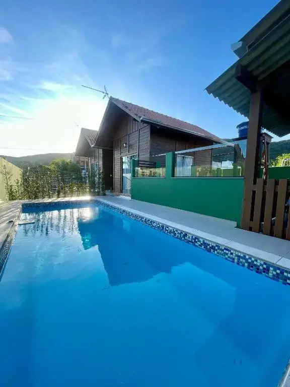 Chales Costa Esmeralda Com Piscina Bombinhas