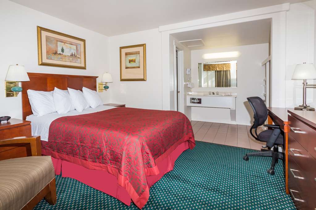 Days Inn by Wyndham Kimball - photo 11