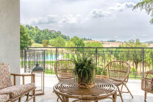 Villa Fiori — 4-Star Luxury Hotel in Moncalvo, Italy