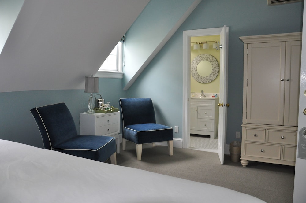 Peter Shields Inn & Restaurant - photo 13