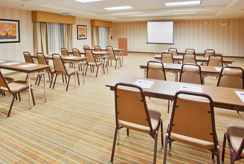 Holiday Inn Express & Suites Willows by IHG - photo 20