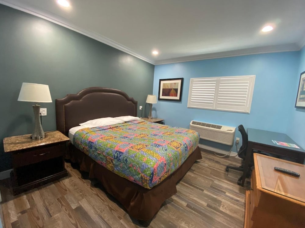 Redondo Beach Motel - photo 12