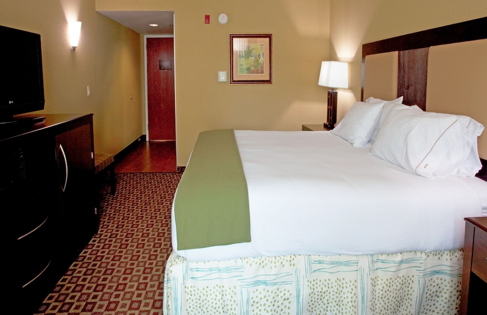 Holiday Inn Express & Suites Chaffee Jacksonville West an IHG Hotel - photo 3