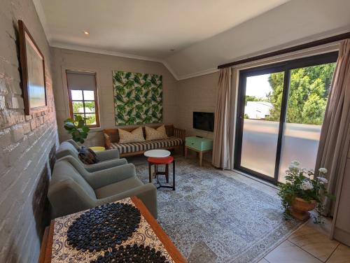 33 Longifolia — 4-Star Luxury Hotel in Stellenbosch, South Africa
