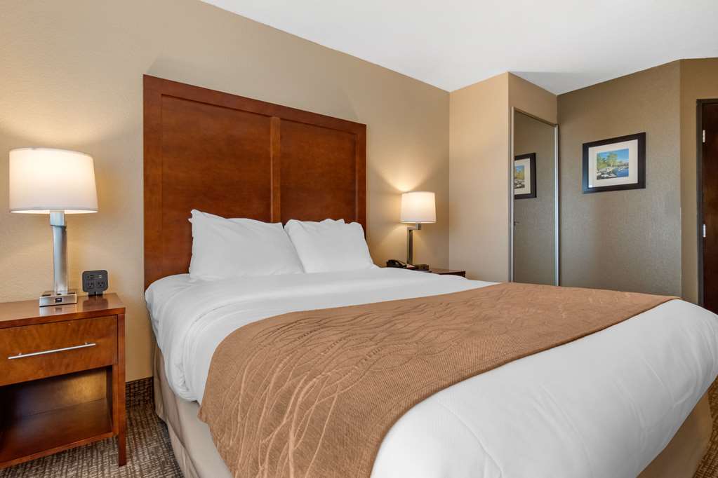 Comfort Inn & Suites South Hill I 85 - photo 17