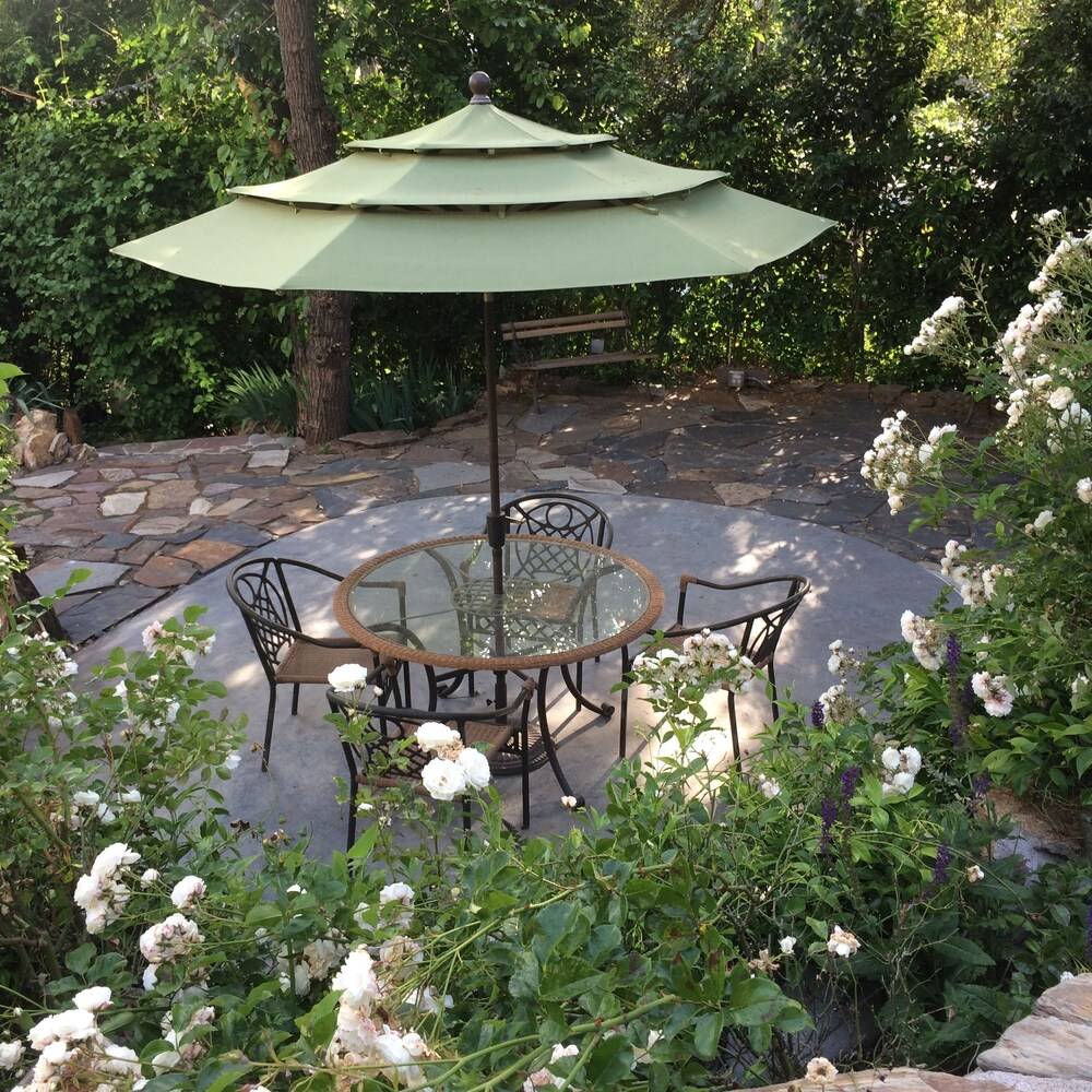 Barretta Gardens Inn - photo 36